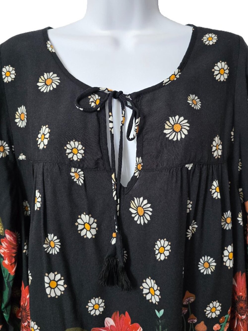 Natural Life Mushroom Maribel Top M Balloon Sleeve Keyhole Black Boho Hippie - Picture 4 of 8
